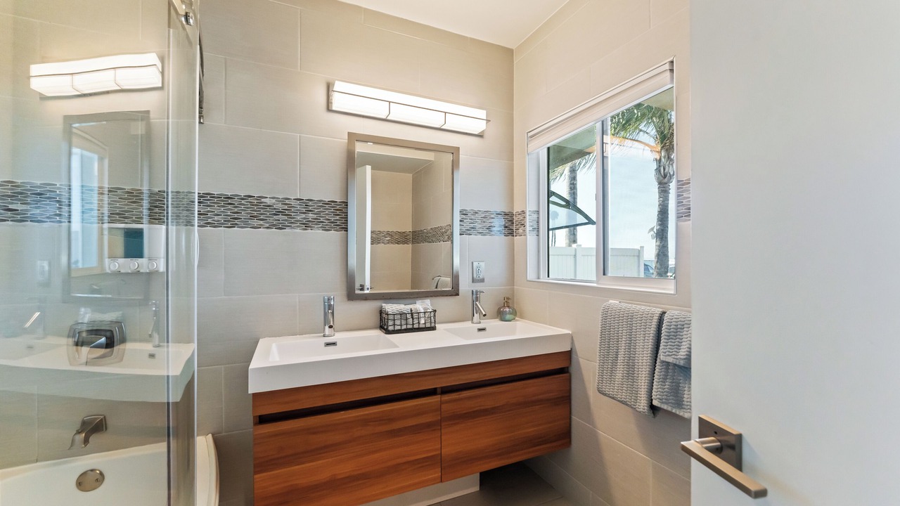 Photo of Bathroom in Silver Strand