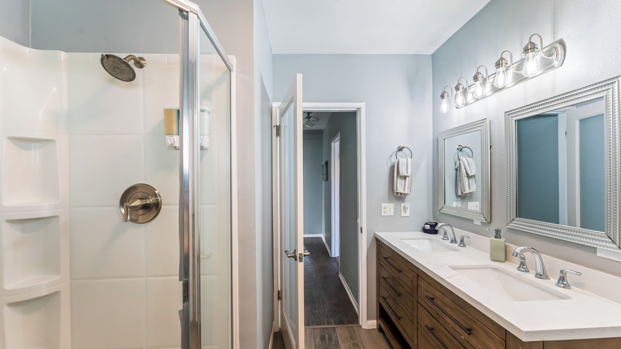 Photo of Bathroom in Silver Strand