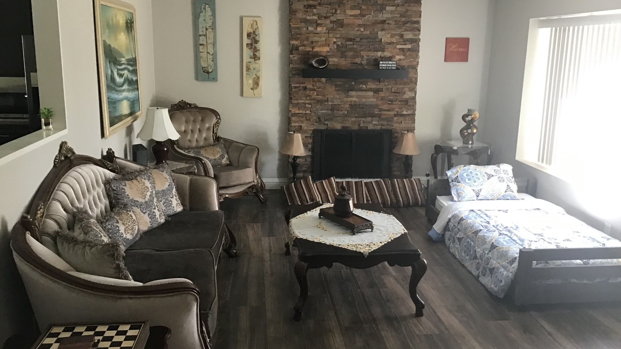 Photo of Livingroom in Winter Gardens