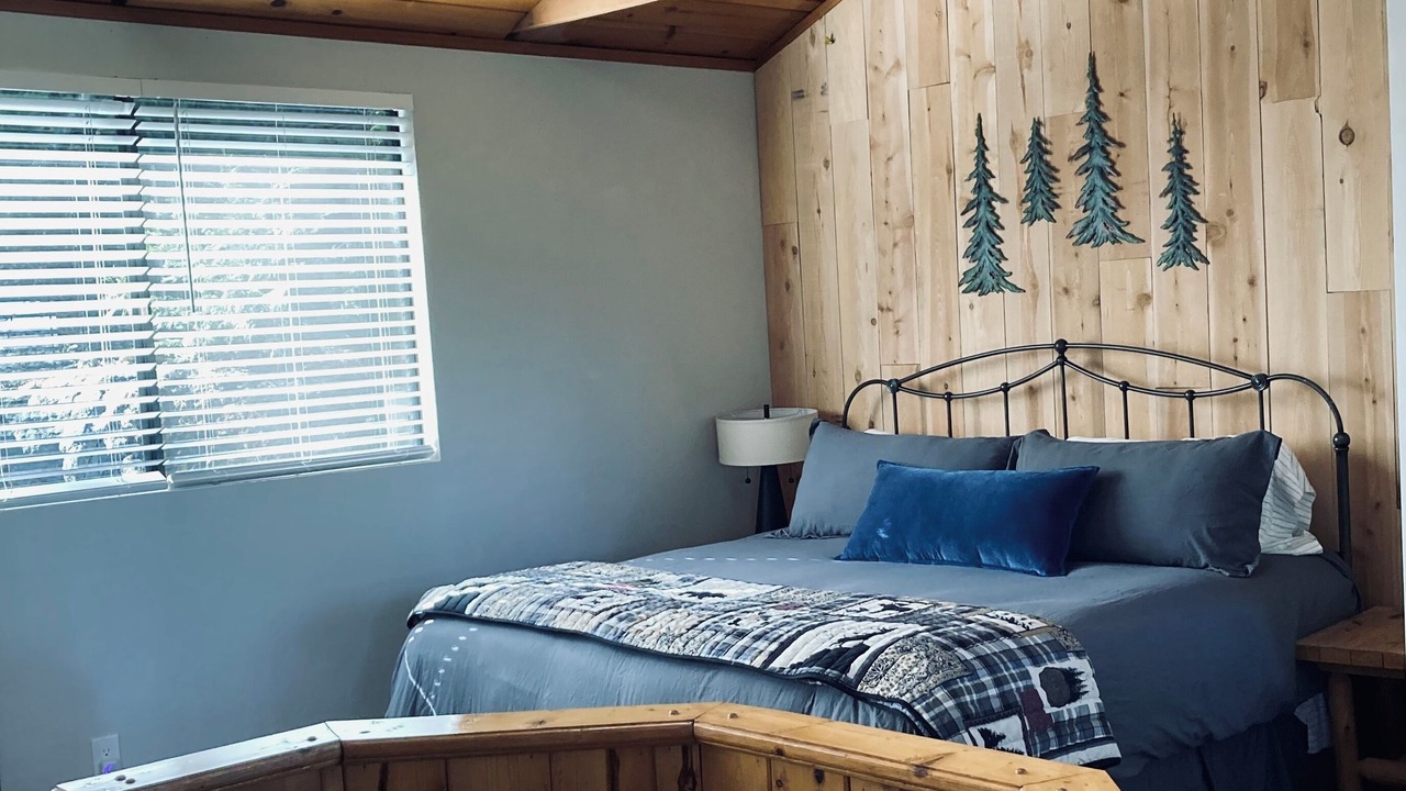 Photo of Bedroom in Palomar Mountain