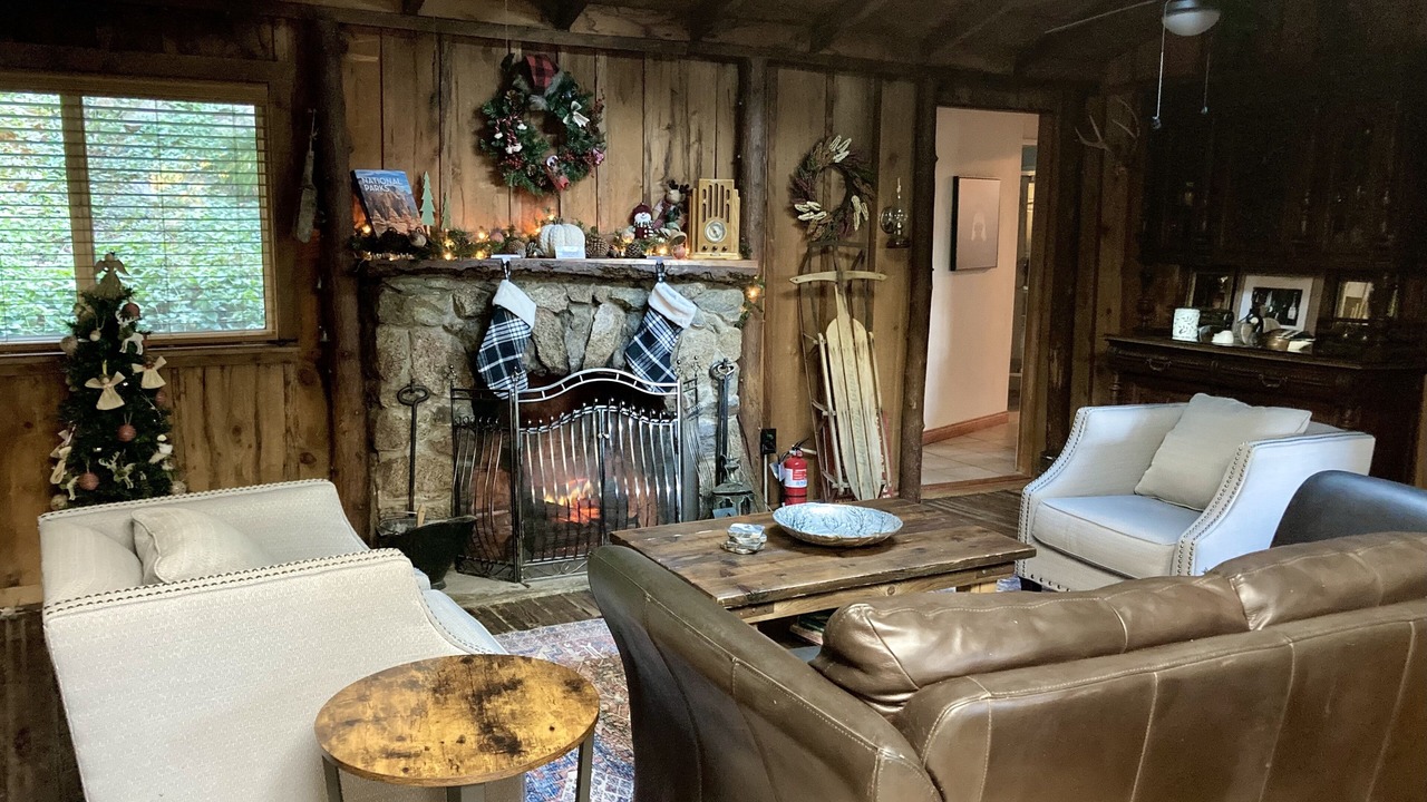 Photo of Livingroom in Palomar Mountain