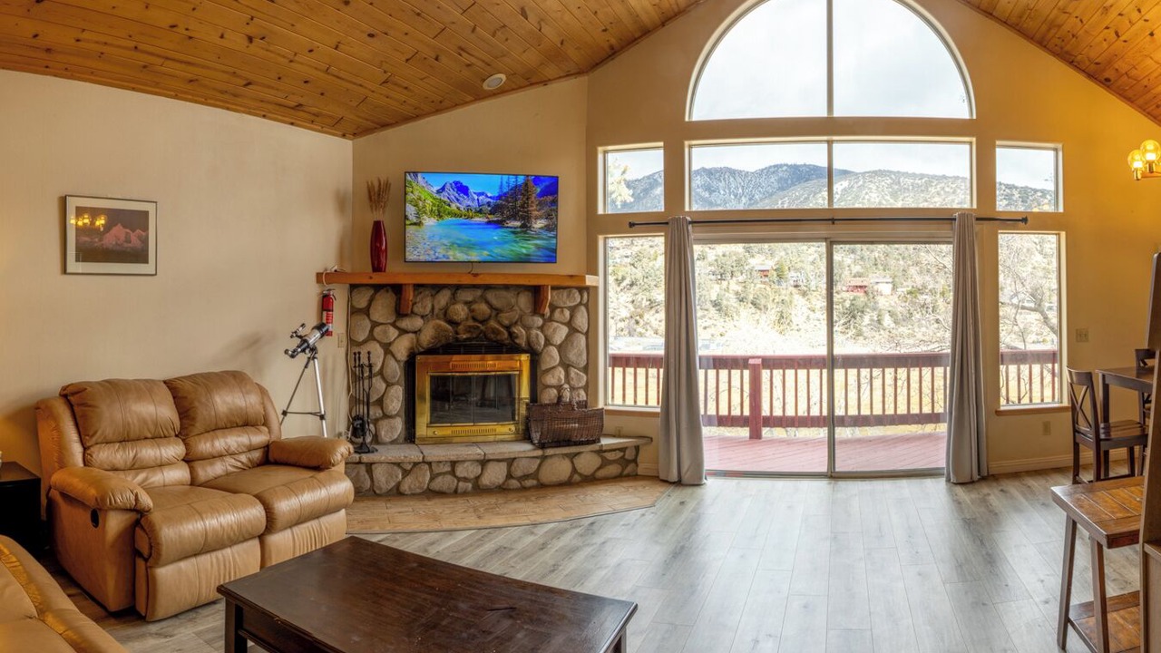 Photo of Livingroom in Frazier Park
