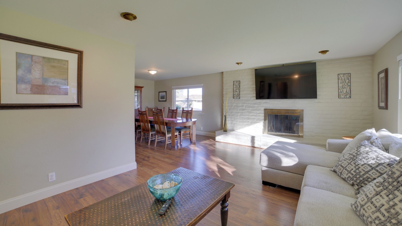 Photo of Livingroom in Salinas