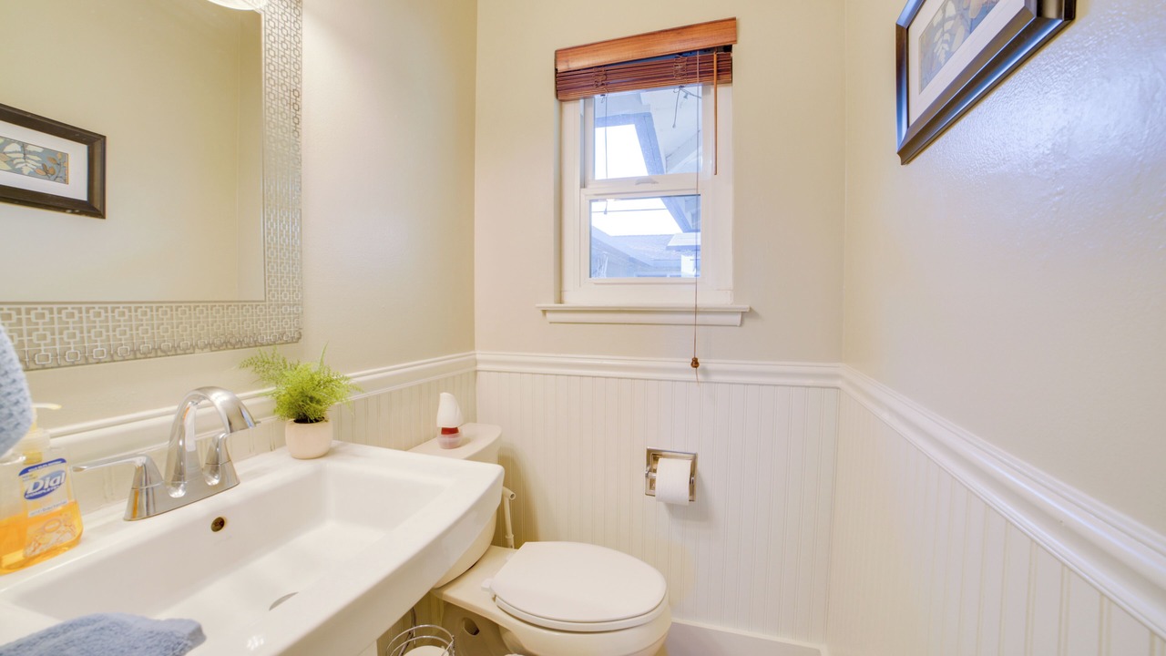 Photo of Bathroom in Salinas