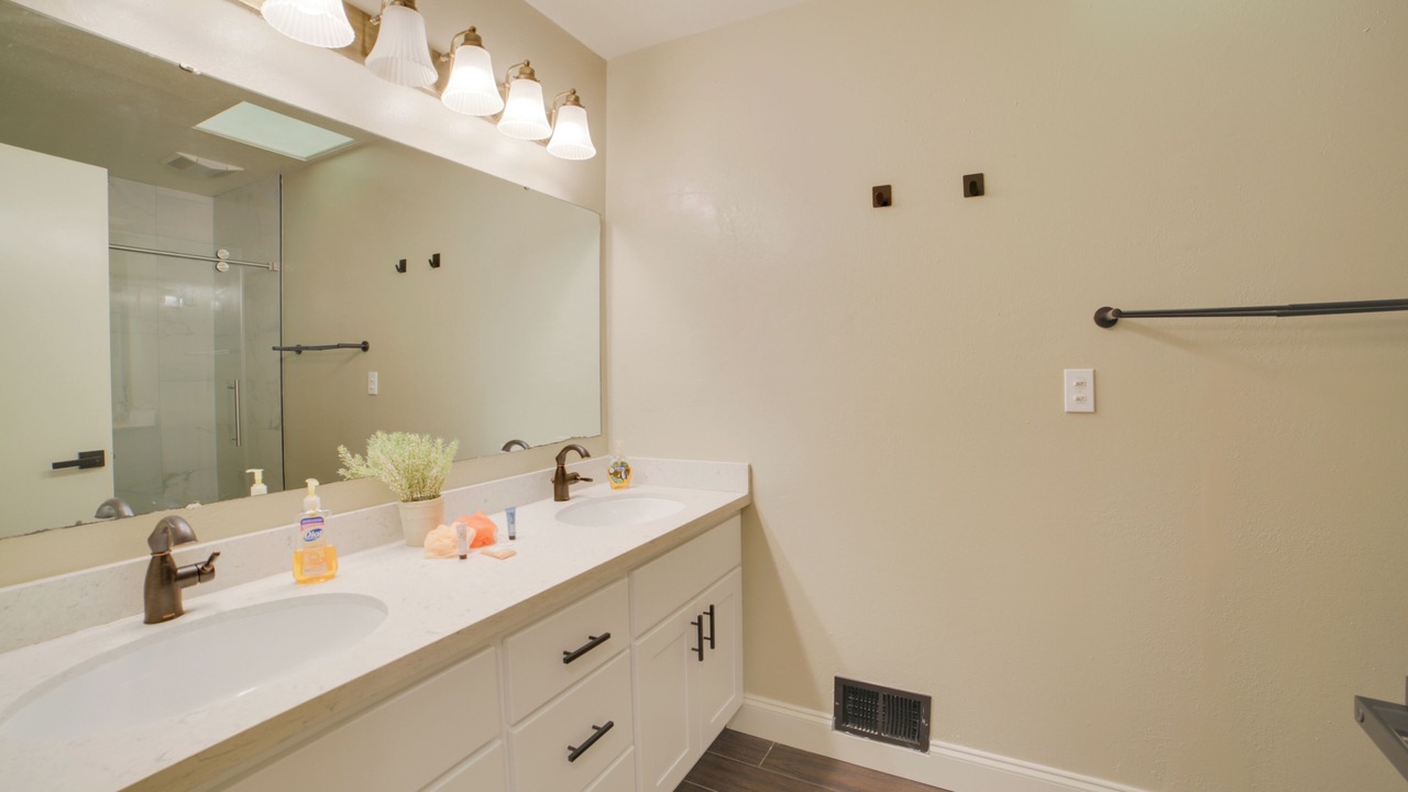 Photo of Bathroom in Salinas