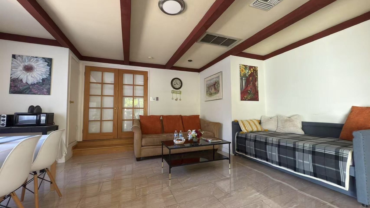 Photo of Livingroom in Alhambra