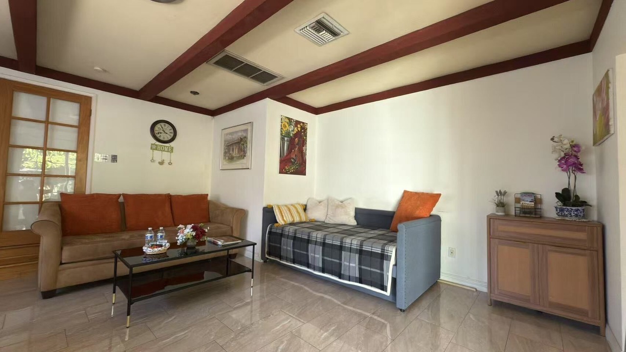 Photo of Livingroom in Alhambra