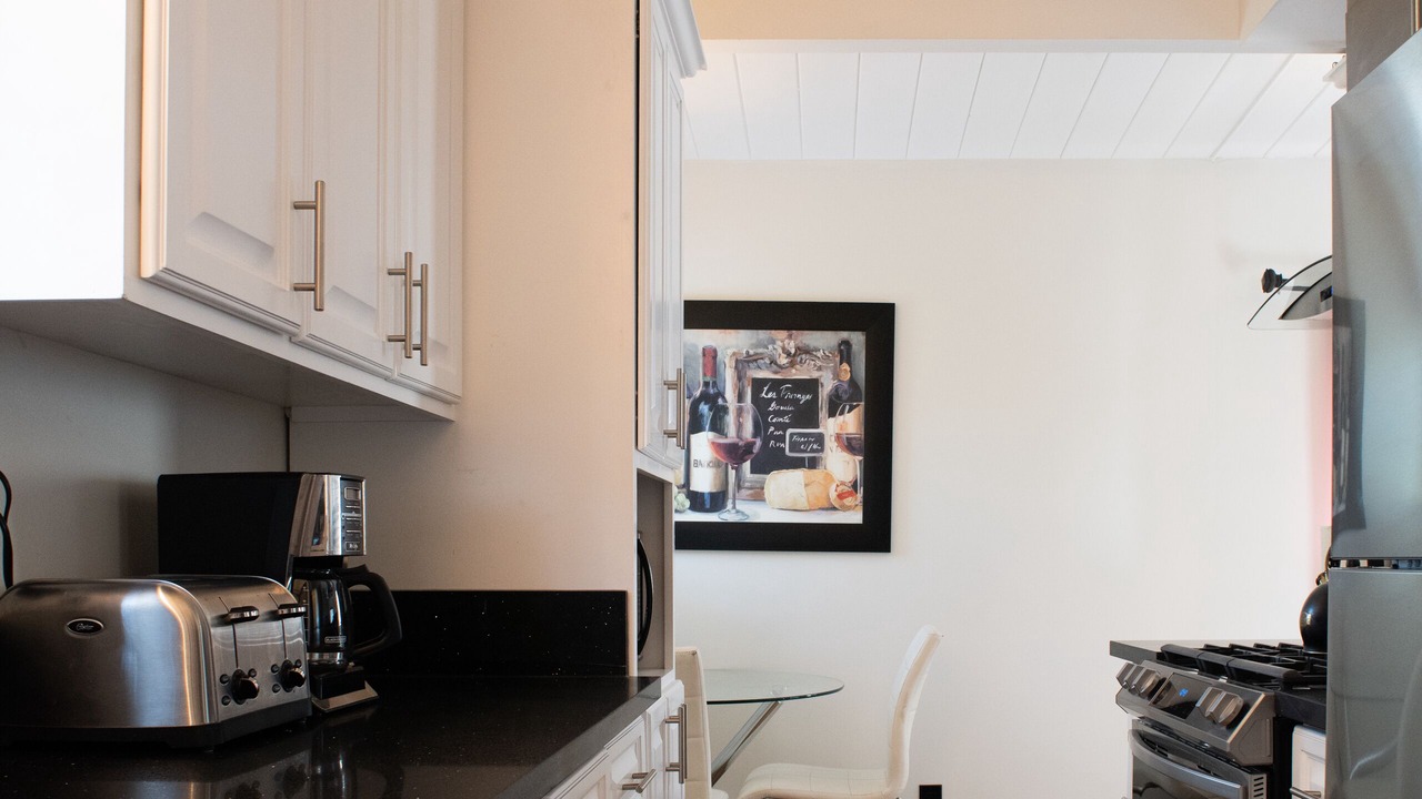 Photo of Kitchen in Mid-Wilshire