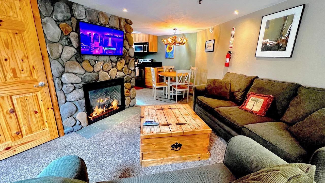 Photo of Livingroom in Tahoe Keys