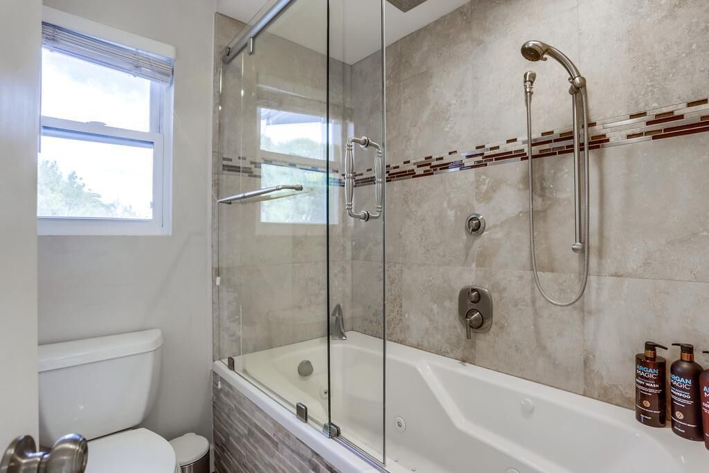 Photo of Bathroom in Linda Vista