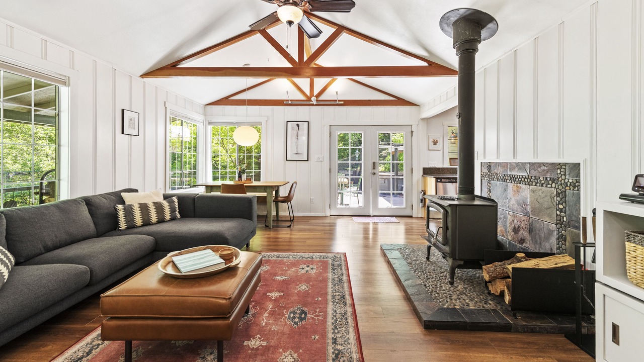 Photo of Bedroom in Cazadero