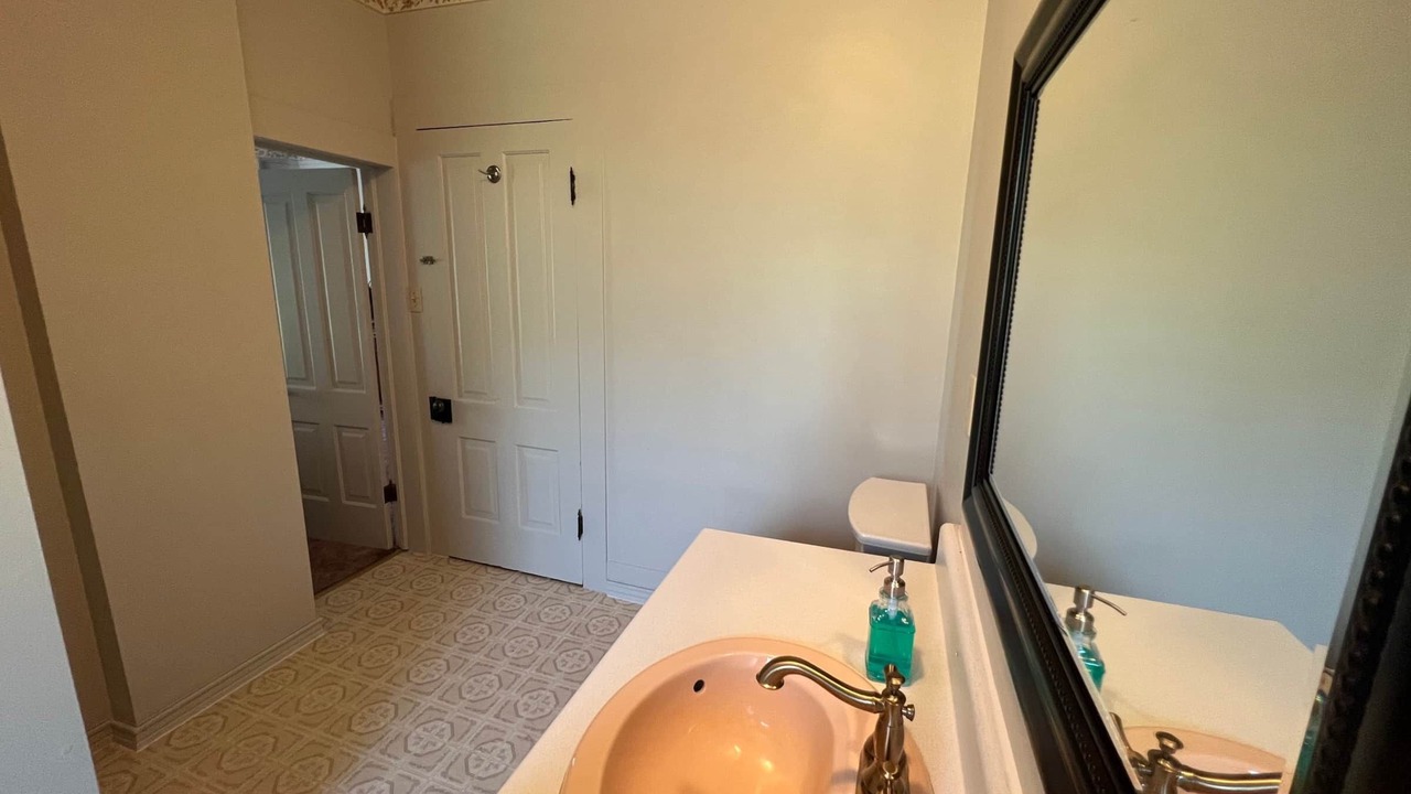 Photo of Bathroom in Etna