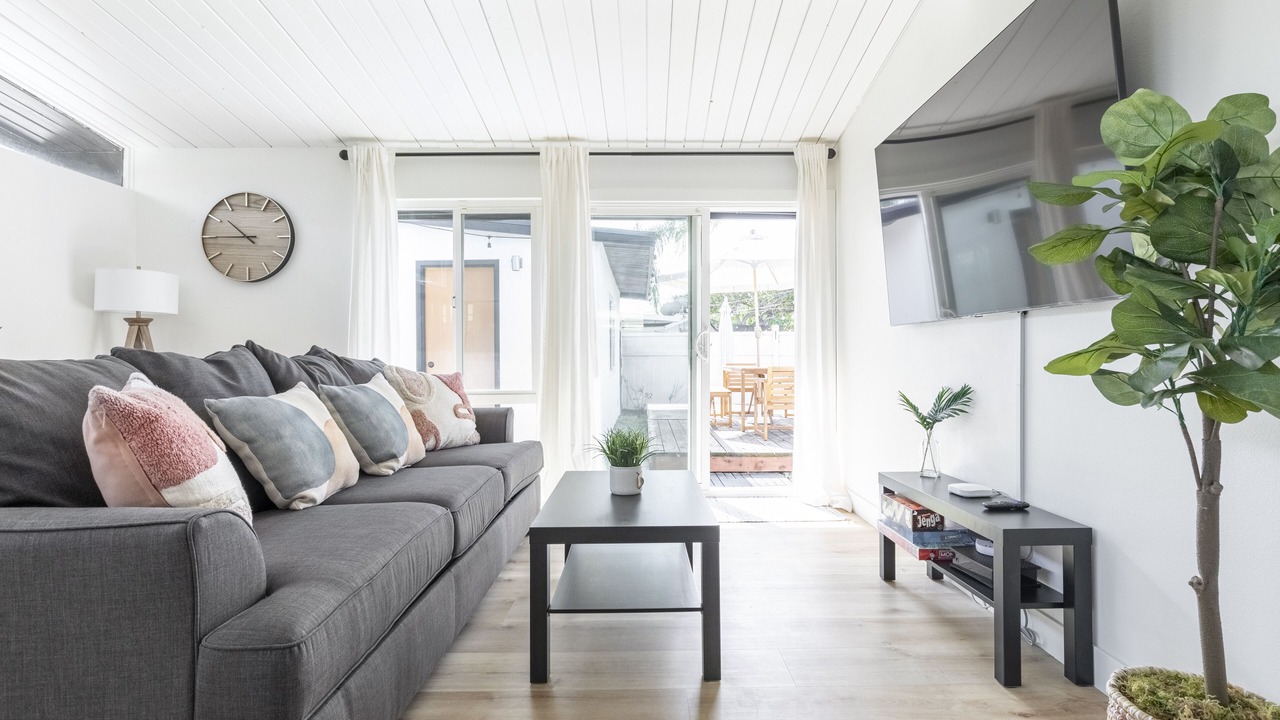 Photo of Livingroom in Fullerton