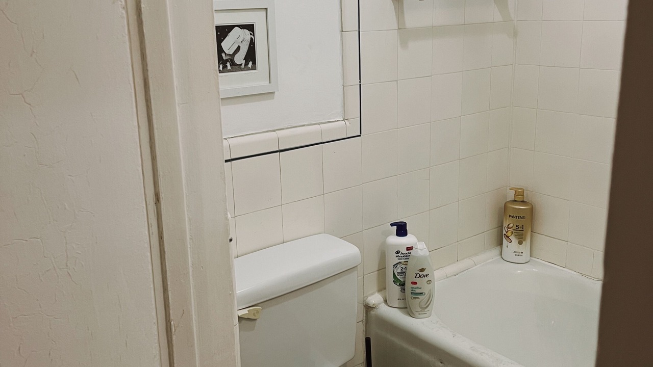 Photo of Bathroom in Beachwood Canyon