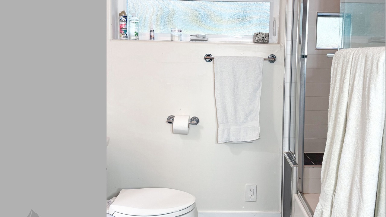 Photo of Bathroom in Thousand Oaks