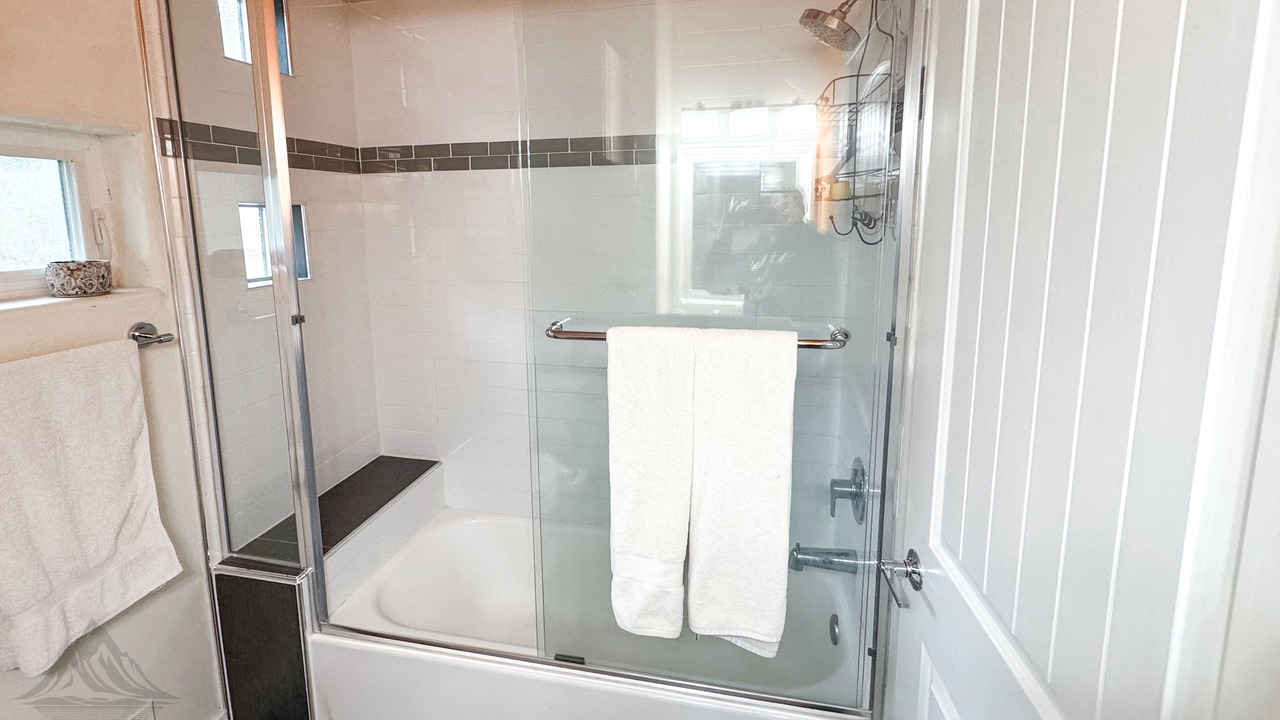 Photo of Bathroom in Thousand Oaks