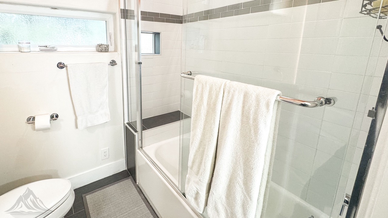 Photo of Bathroom in Thousand Oaks