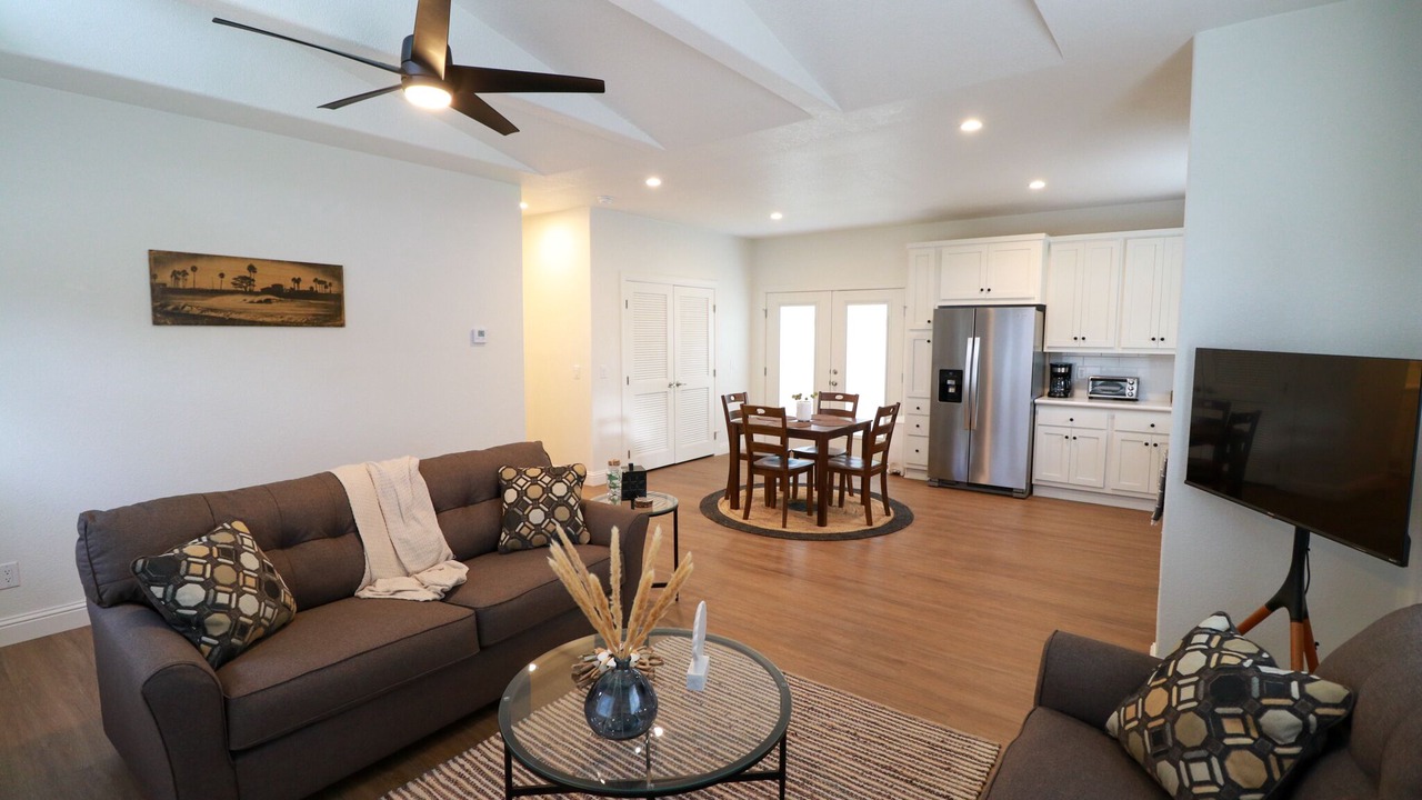 Photo of Livingroom in Eastside