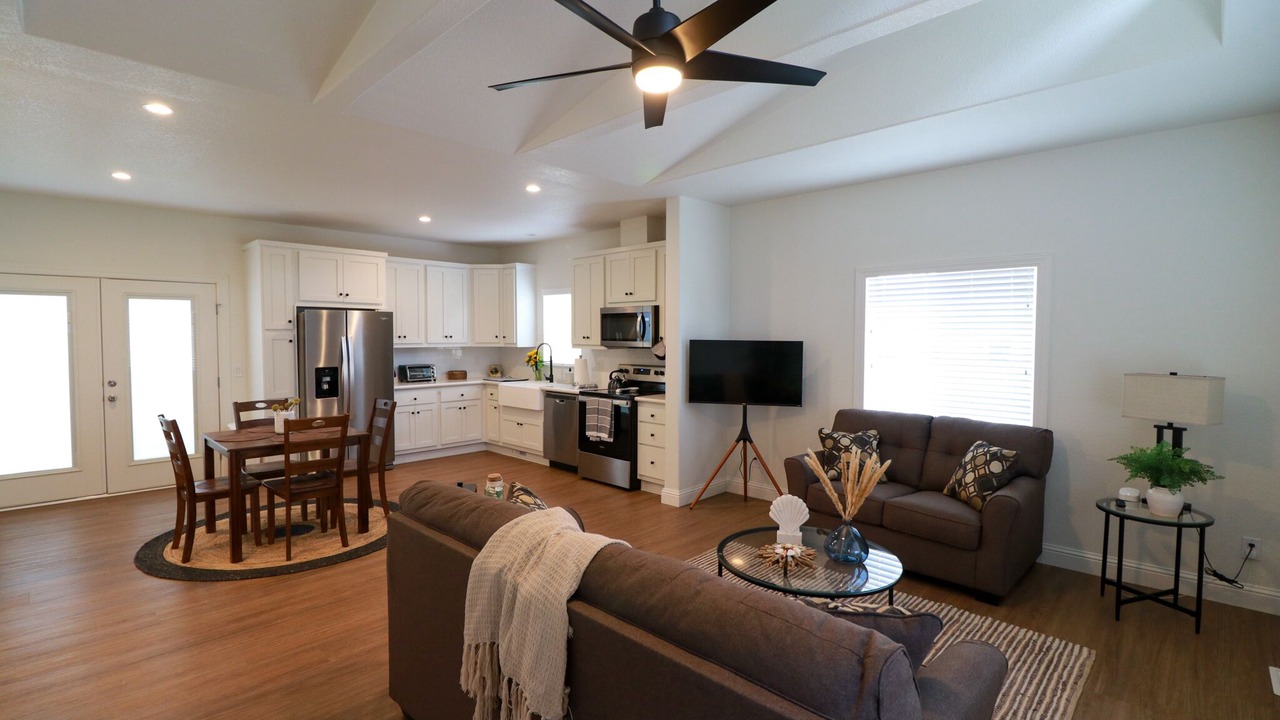 Photo of Livingroom in Eastside