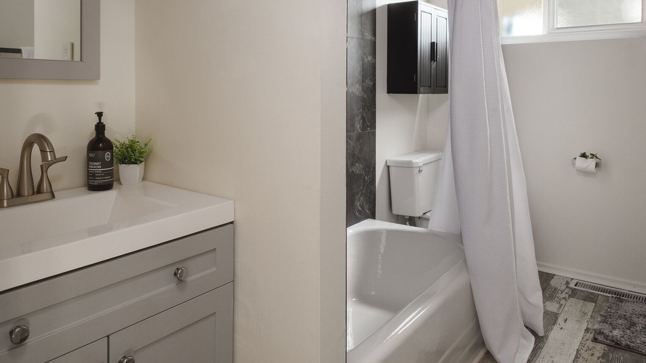 Photo of Bathroom in Arrowhead Villas