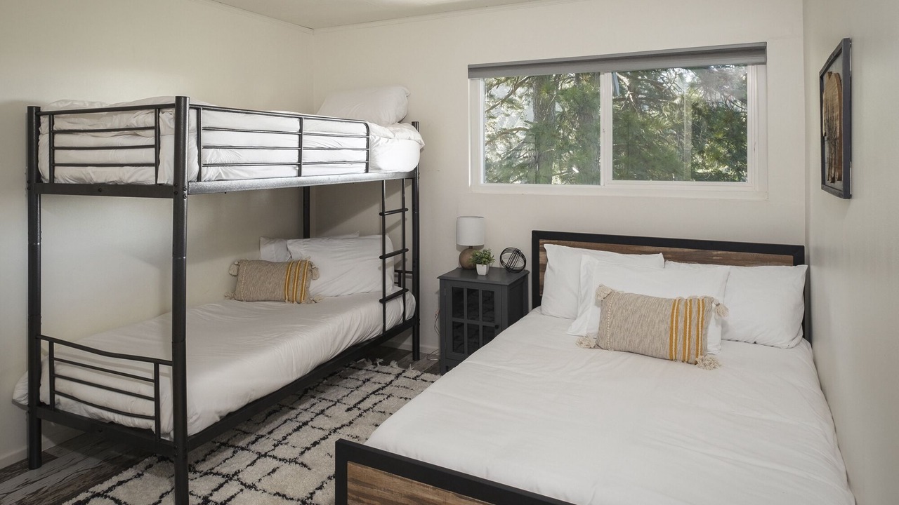 Photo of Bedroom in Arrowhead Villas