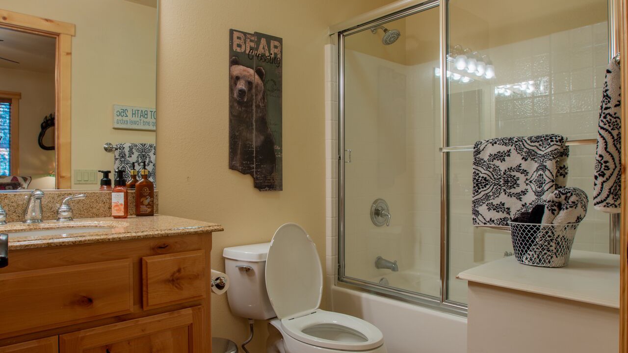 Photo of Bathroom in Peter Pan