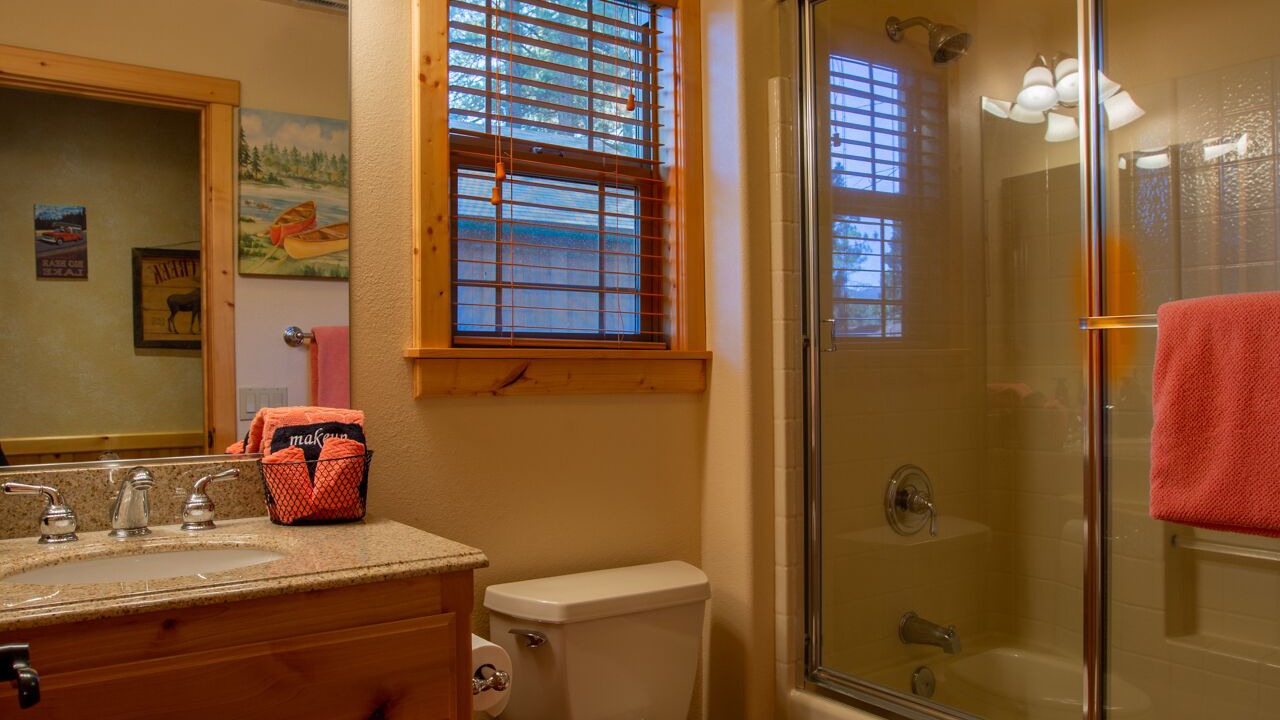 Photo of Bathroom in Peter Pan