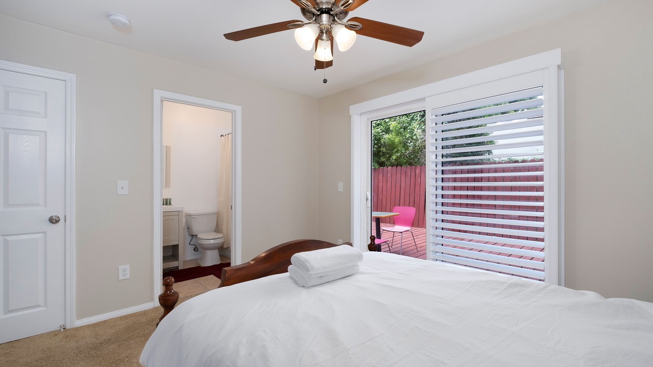 Photo of Bedroom in Mid-Wilshire
