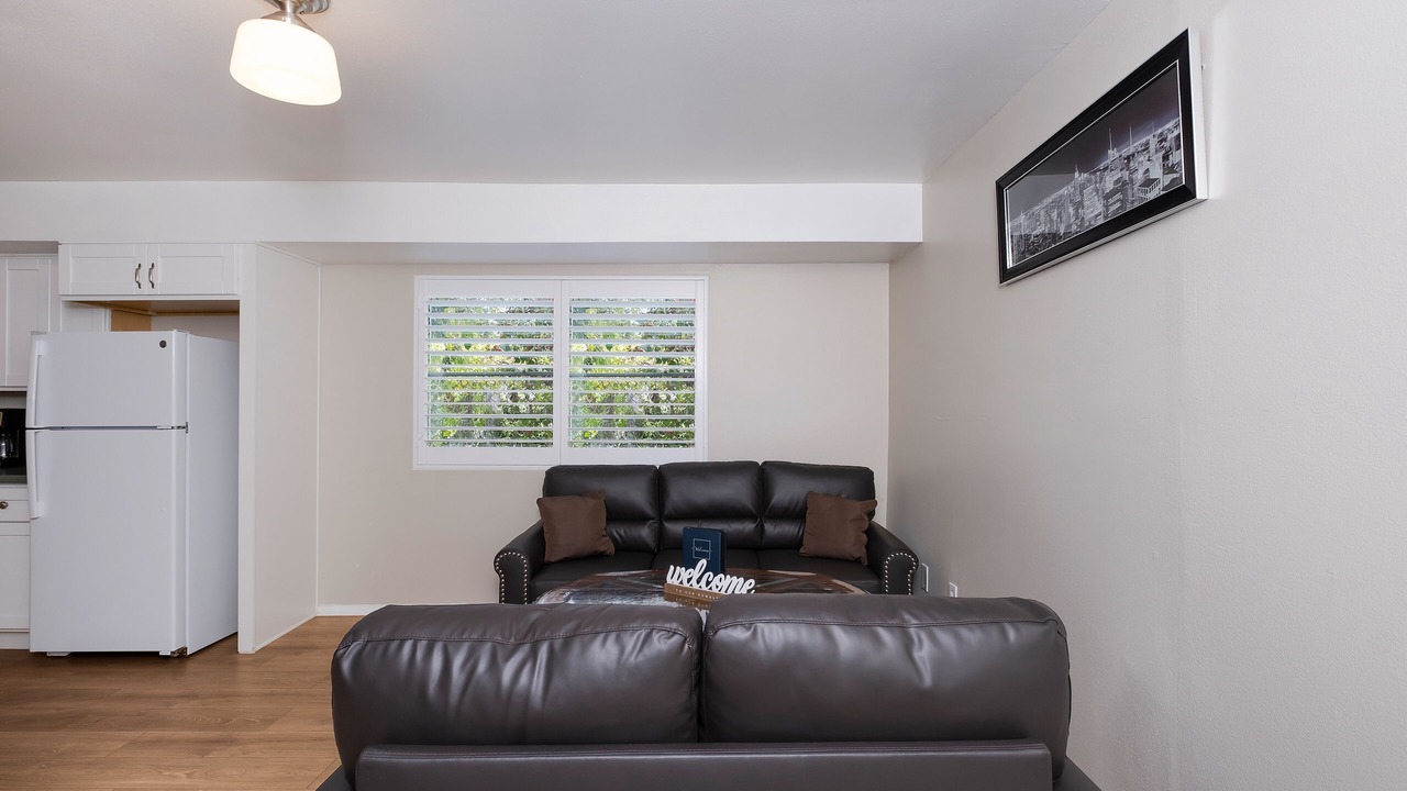 Photo of Livingroom in Mid-Wilshire