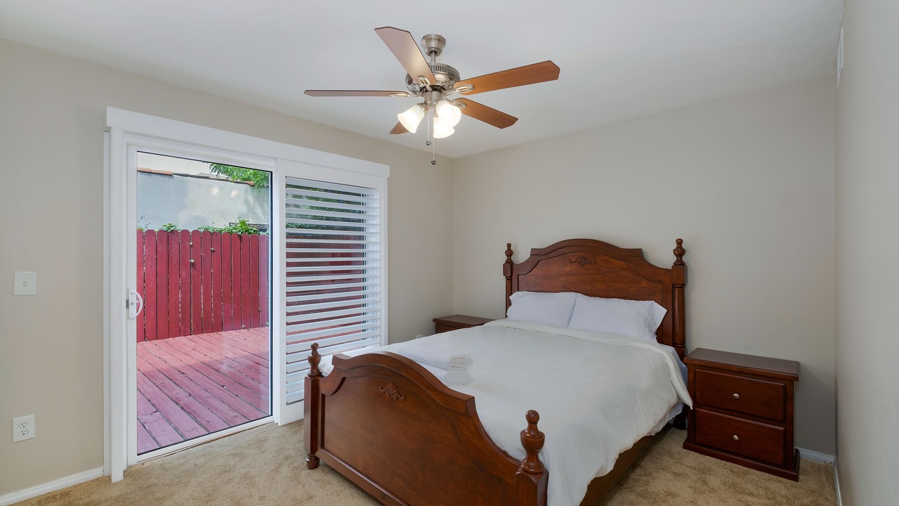Photo of Bedroom in Mid-Wilshire