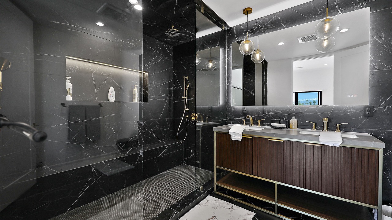 Photo of Bathroom in Bermuda Dunes
