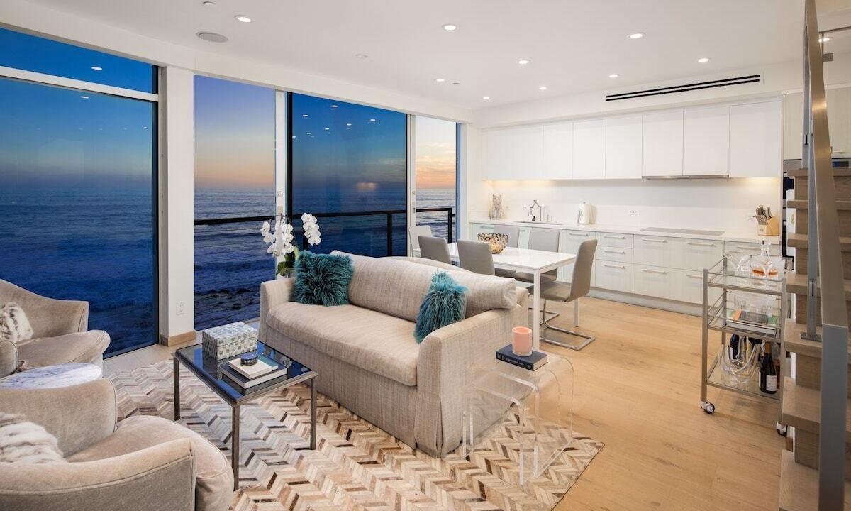 Photo of Livingroom in Malibu