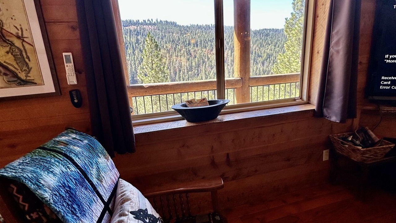 Photo of Livingroom in Twain Harte
