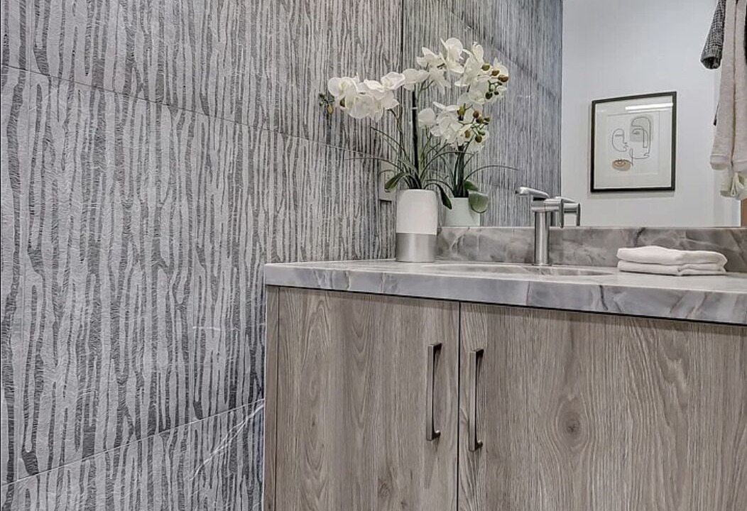 Photo of Bathroom in Gas Lamp Section