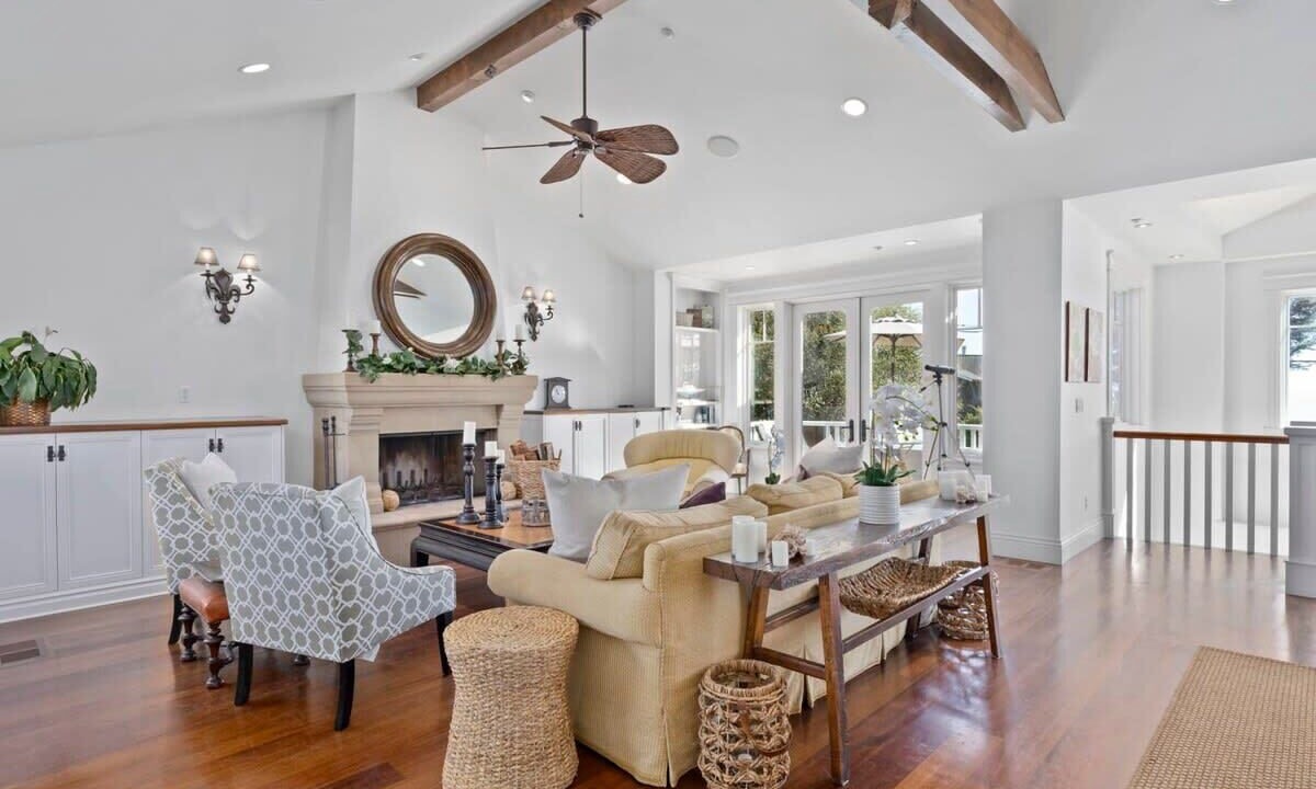 Photo of Livingroom in Opal Cliffs
