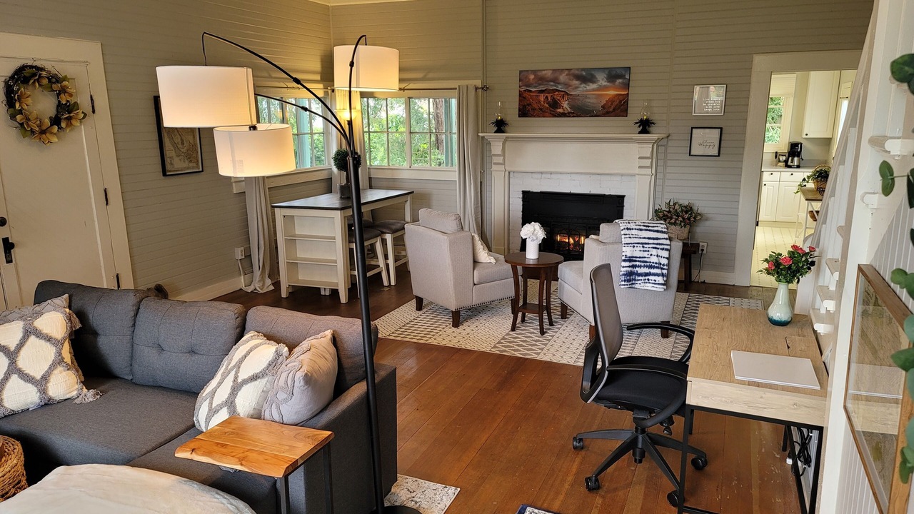 Photo of Livingroom in Monterey