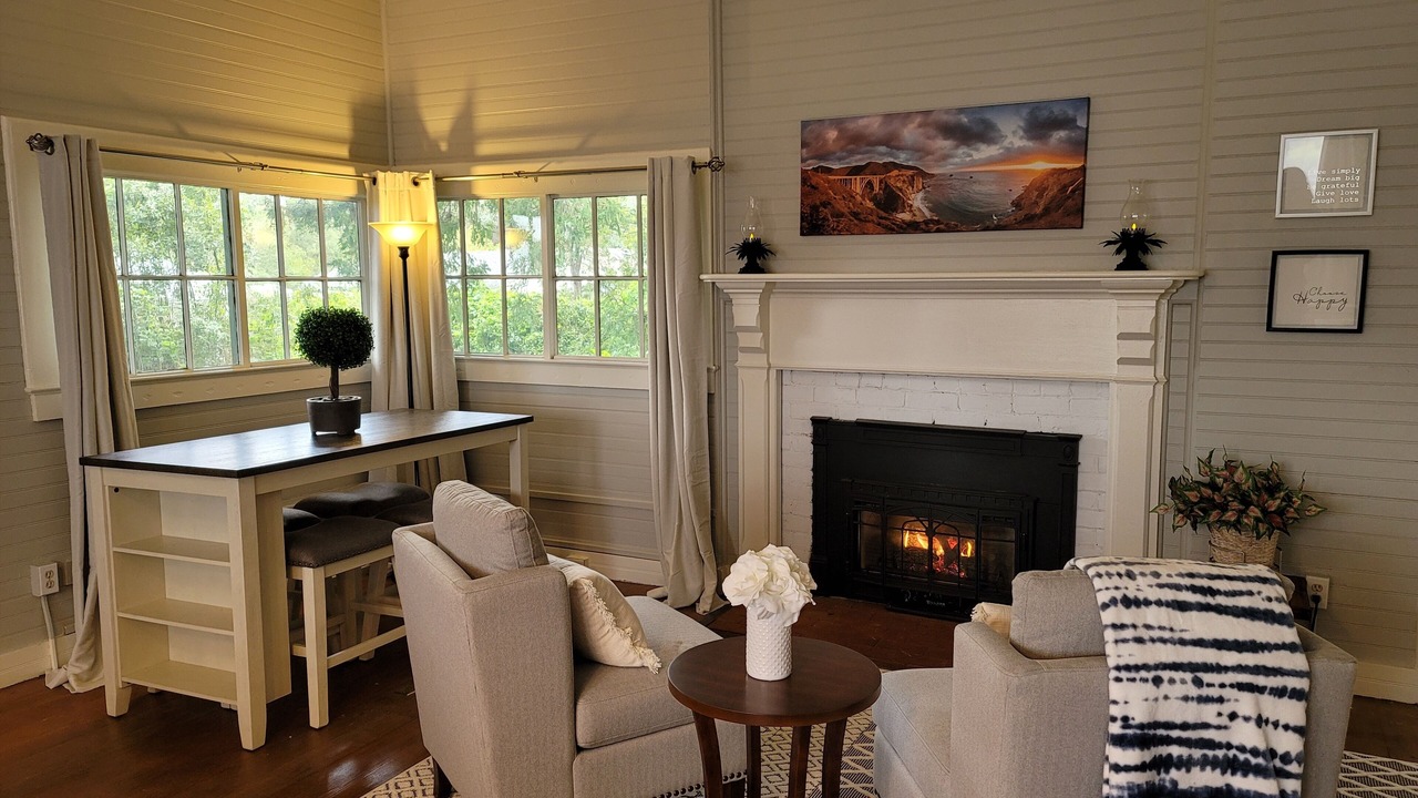 Photo of Bedroom in Monterey
