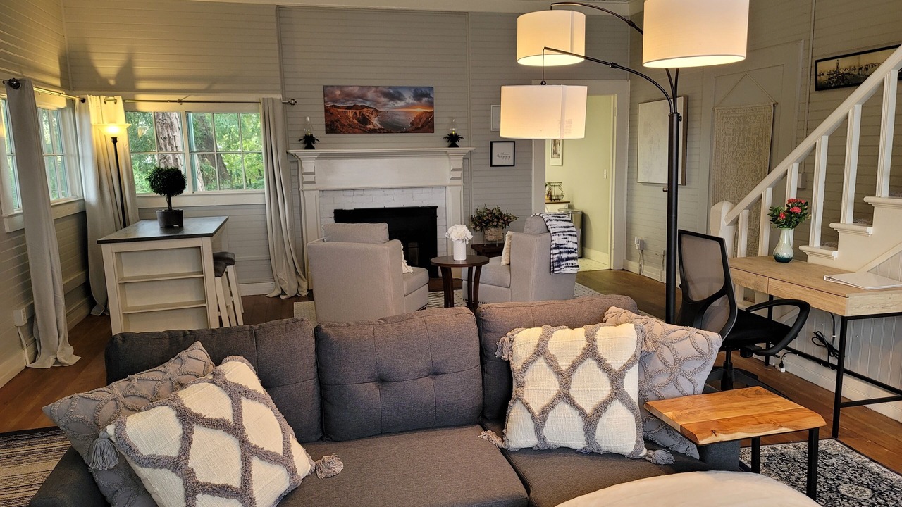 Photo of Bedroom in Monterey