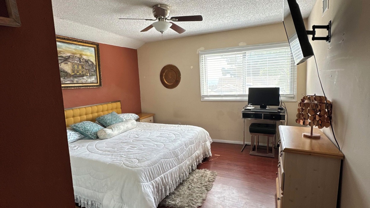 Photo of Bedroom in Santa Clarita