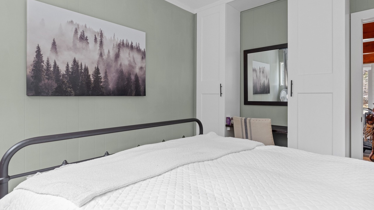 Photo of Bedroom in Fawnskin