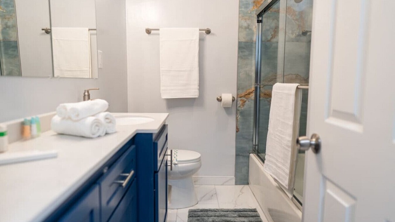 Photo of Bathroom in Northwest Anaheim