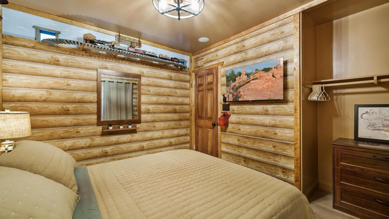 Photo of Bedroom in Anaheim Resort