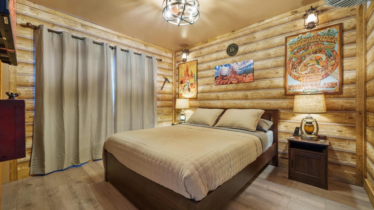 Photo of Bedroom in Anaheim Resort