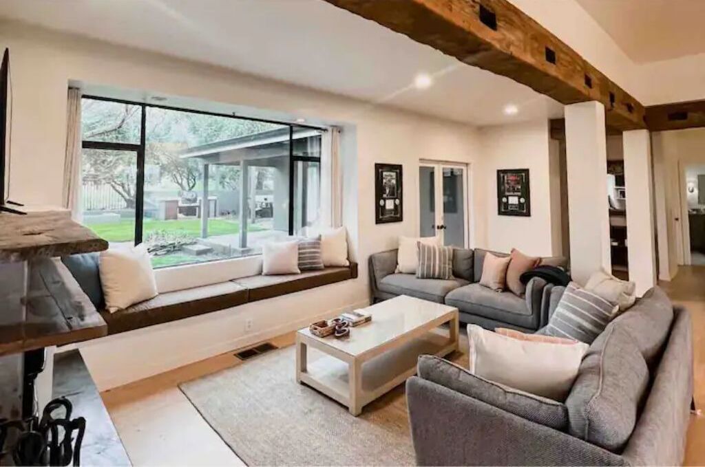 Photo of Livingroom in Angels Camp
