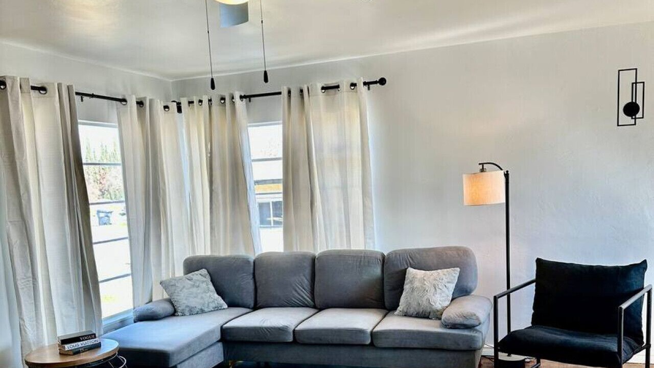 Photo of Livingroom in Bakersfield