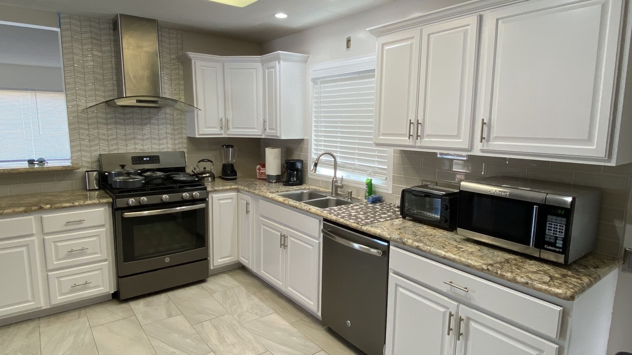 Photo of Kitchen in Woodland Hills