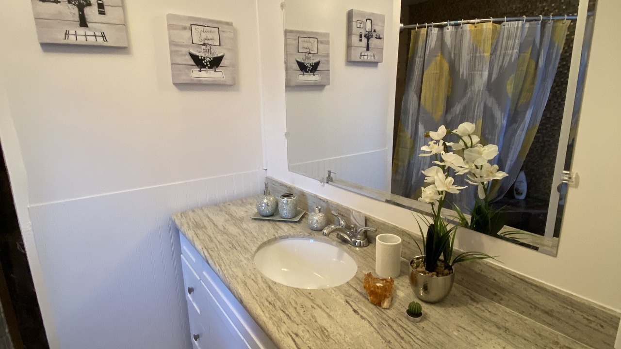Photo of Bathroom in Woodland Hills