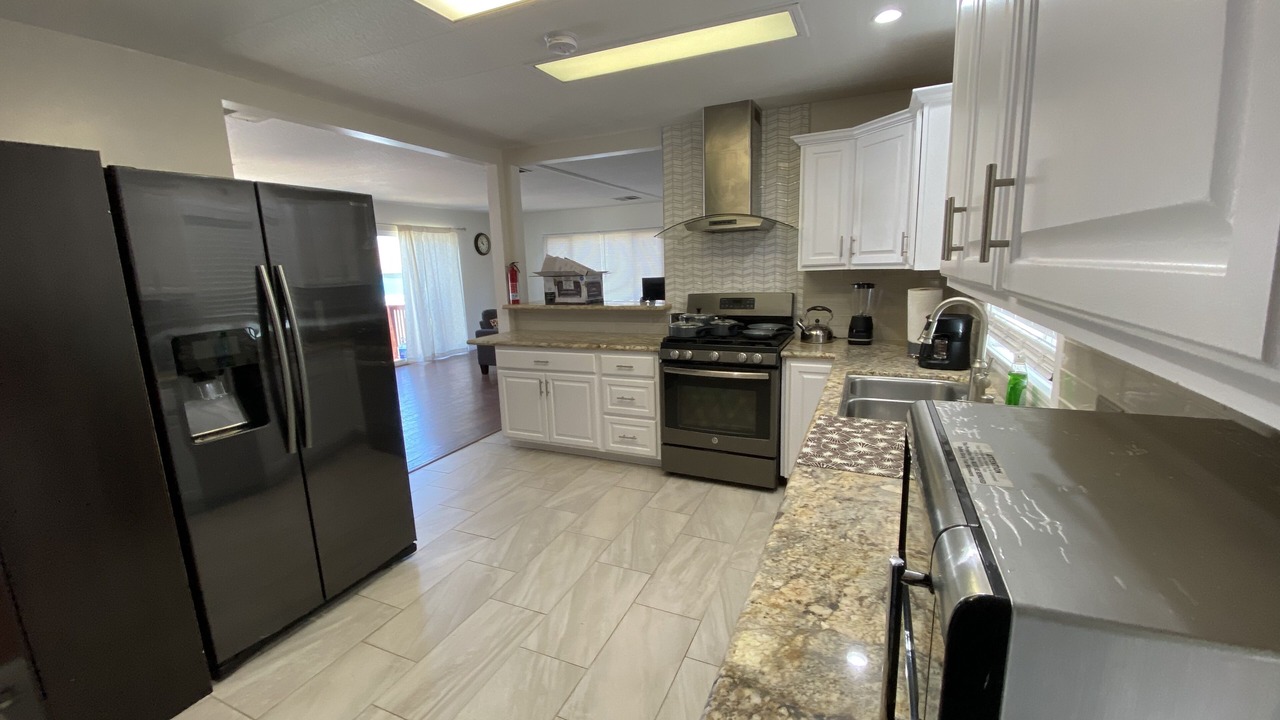 Photo of Kitchen in Woodland Hills