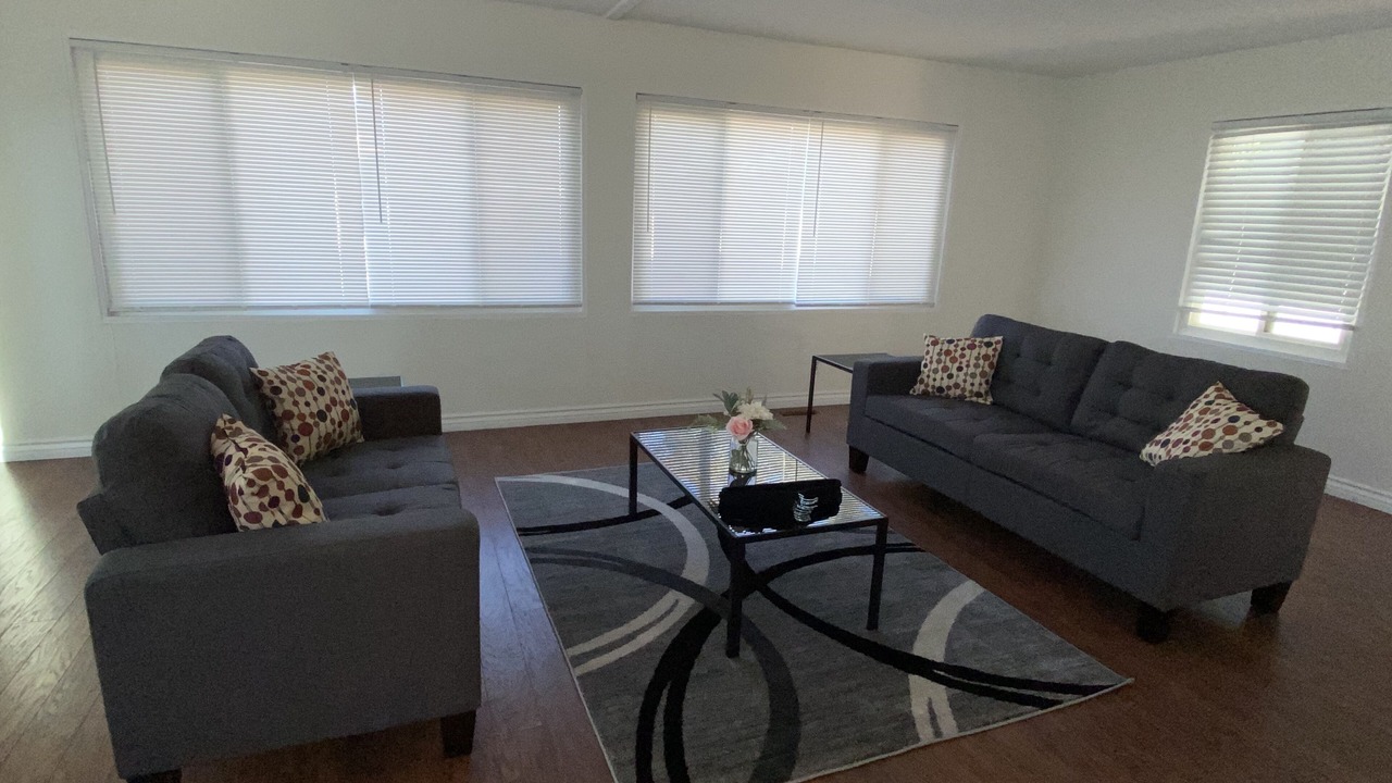 Photo of Livingroom in Woodland Hills
