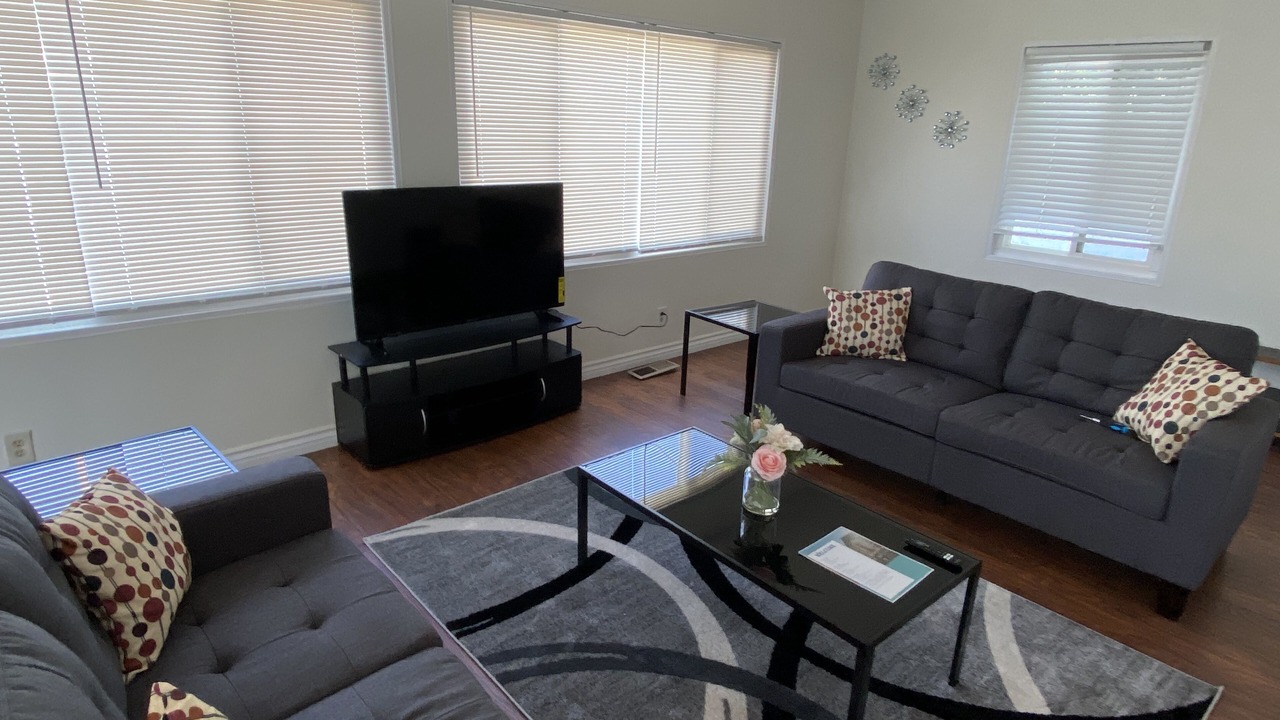 Photo of Livingroom in Woodland Hills